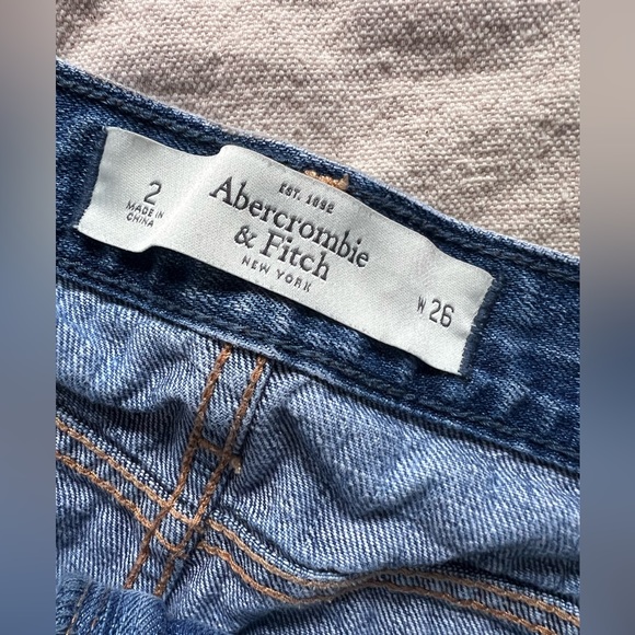 Abercrombie & Fitch Distressed Shorts - Picture 2 of 4